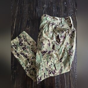 US Navy Working Uniform Type III Pants Digi Camo Mens 27-31 Short Cargo